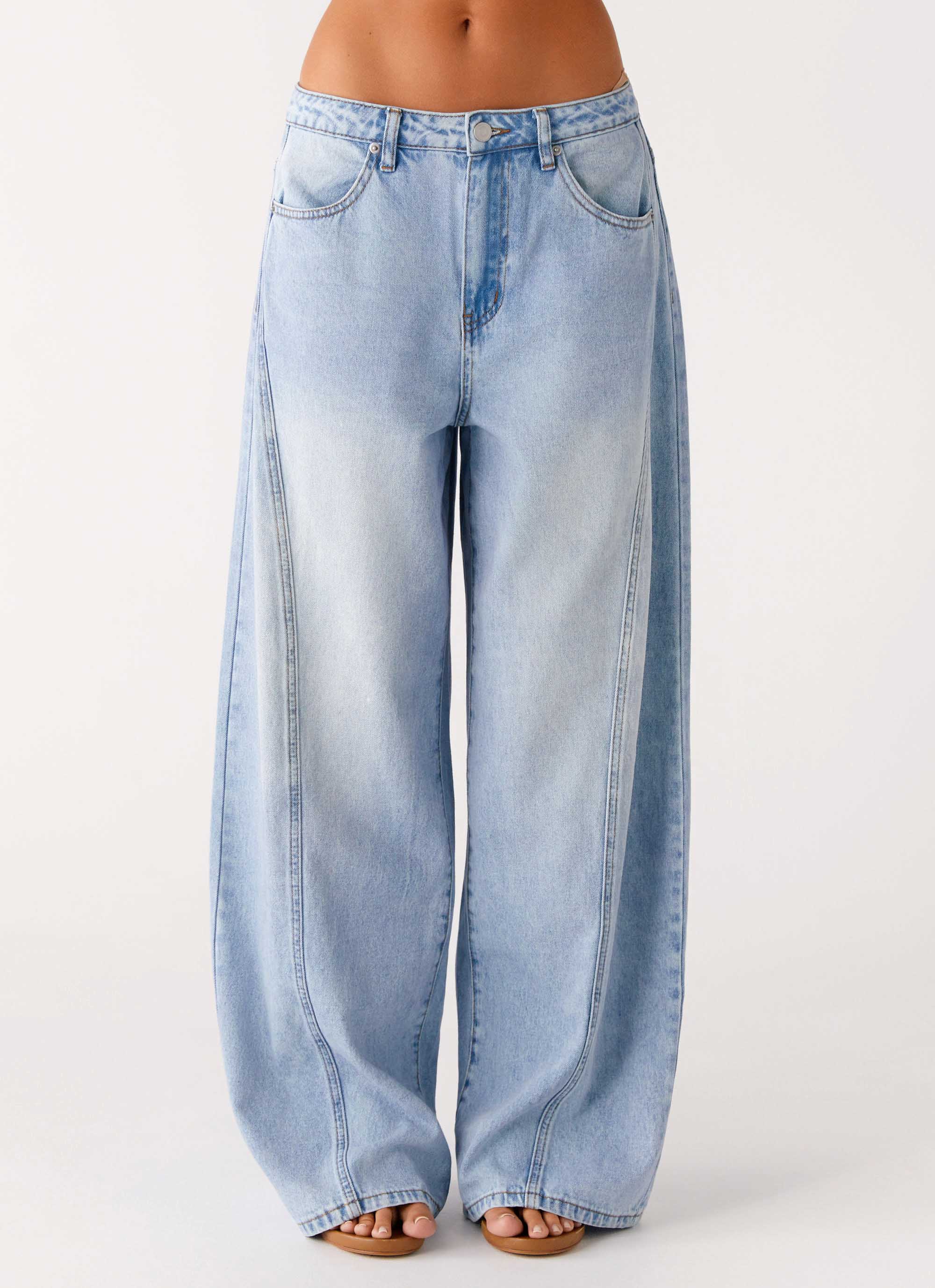 Timeless Wide Leg Jeans - Bleached Blue